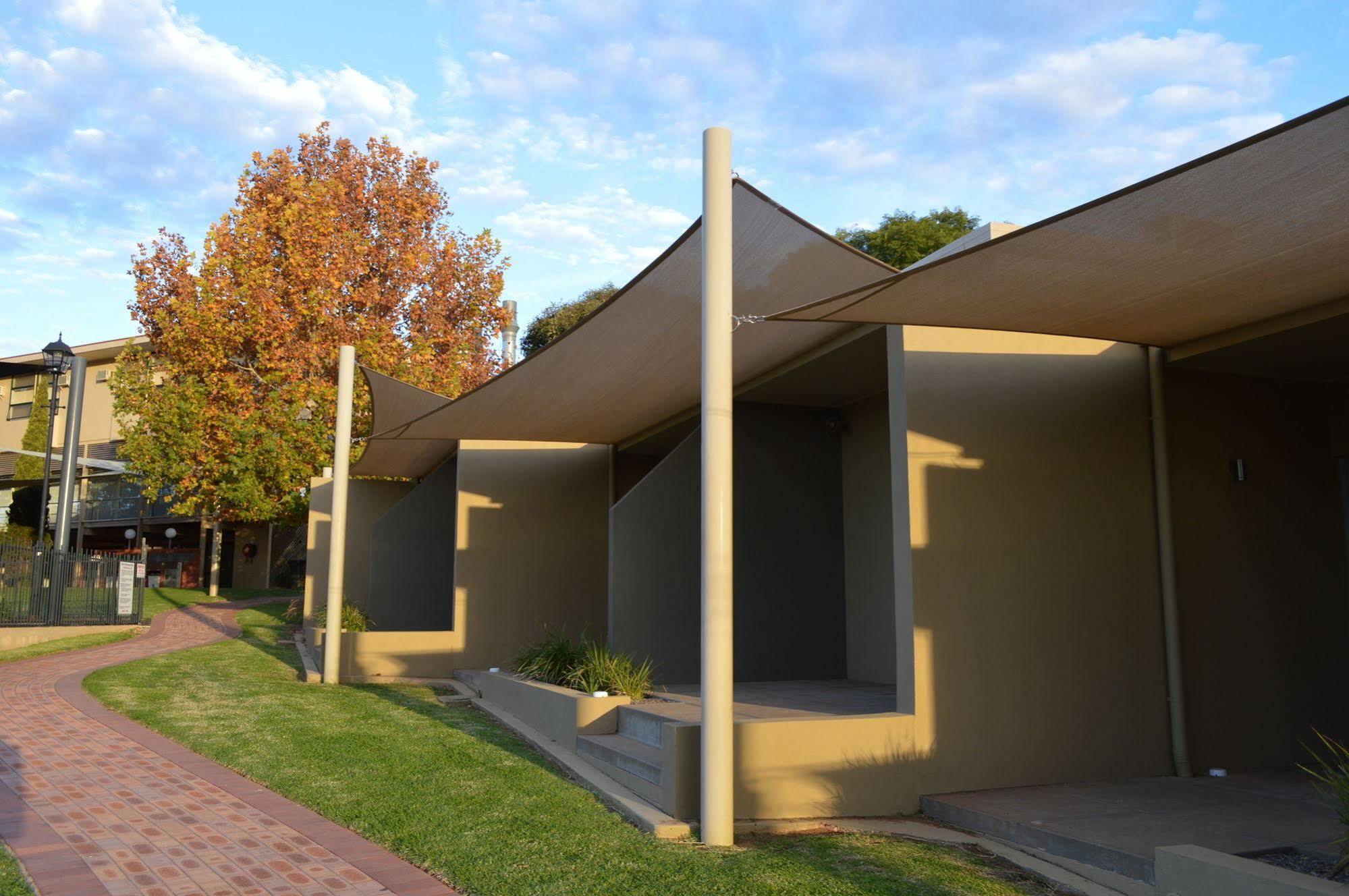 Loxton Community Hotel Motel Esterno foto