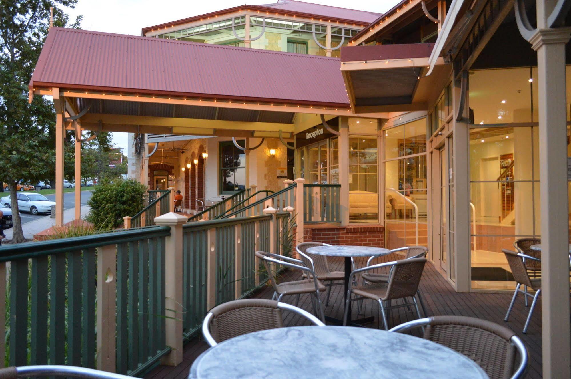 Loxton Community Hotel Motel Esterno foto