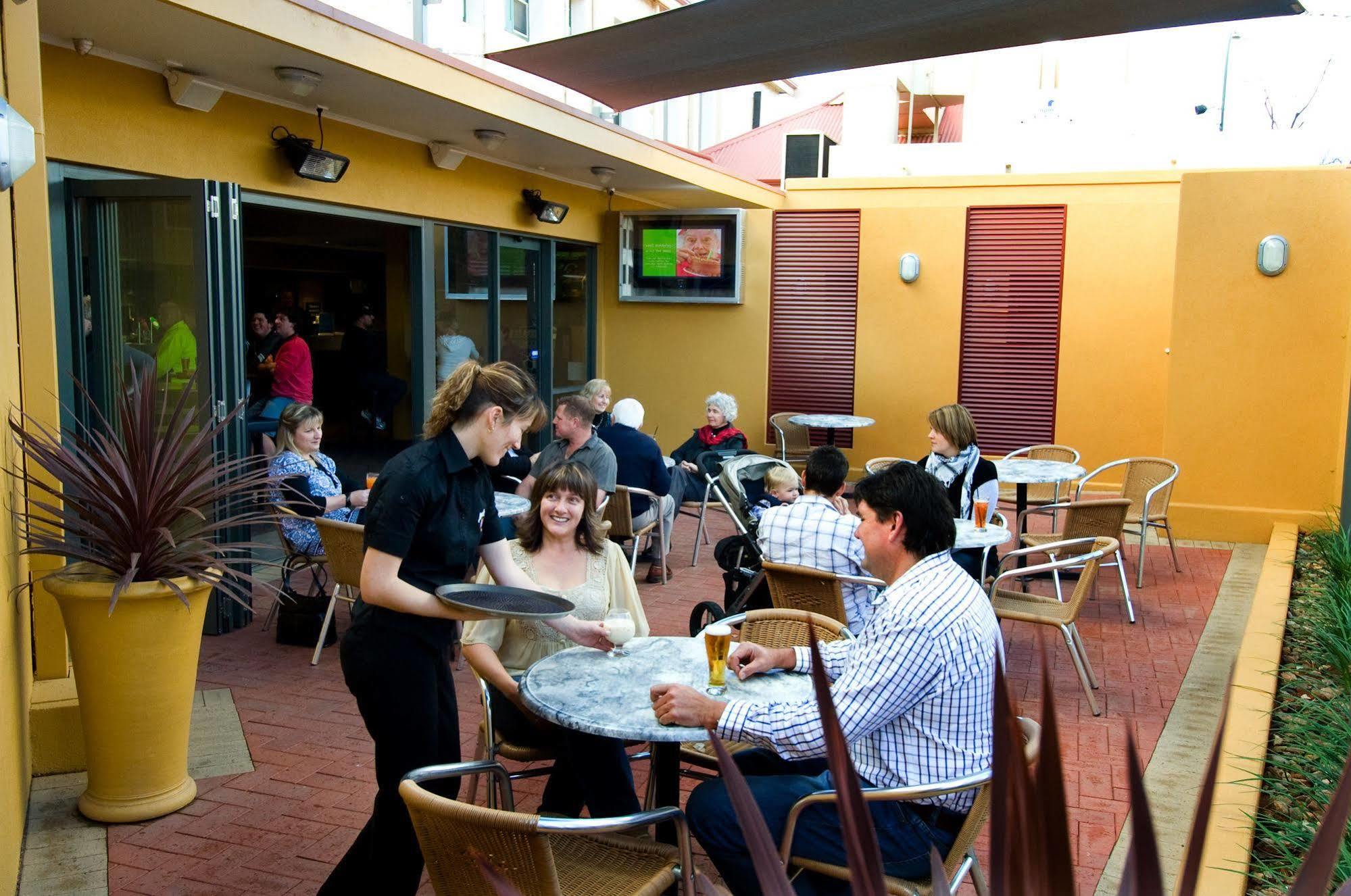 Loxton Community Hotel Motel Esterno foto